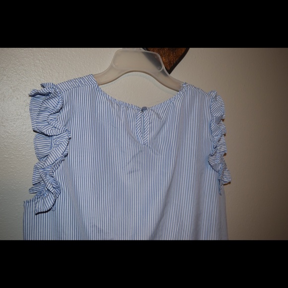 Beautiful top - Picture 5 of 5